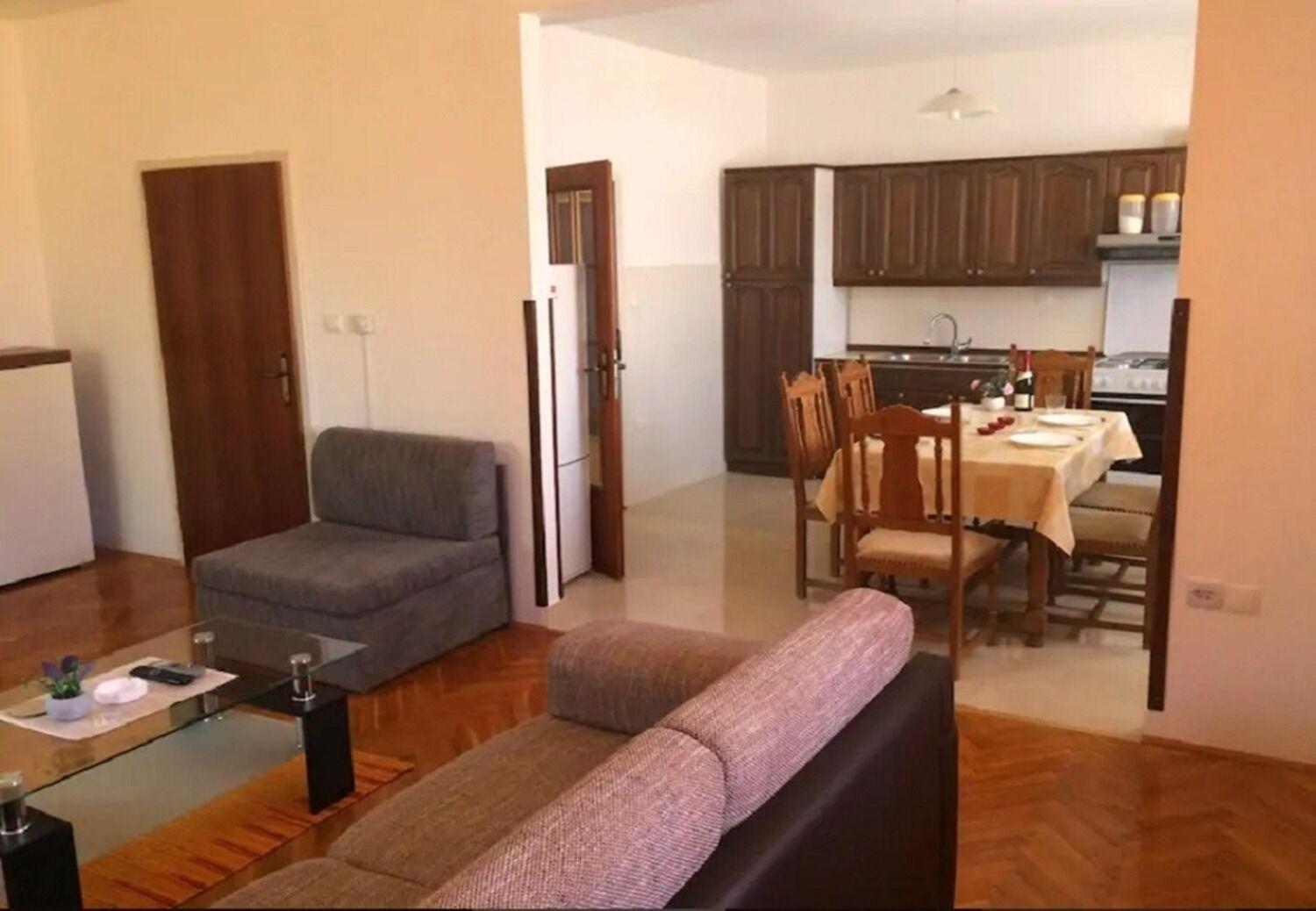 Apartments And Rooms Ognjen - Family Apartments With Free Parking Бетина Екстер'єр фото